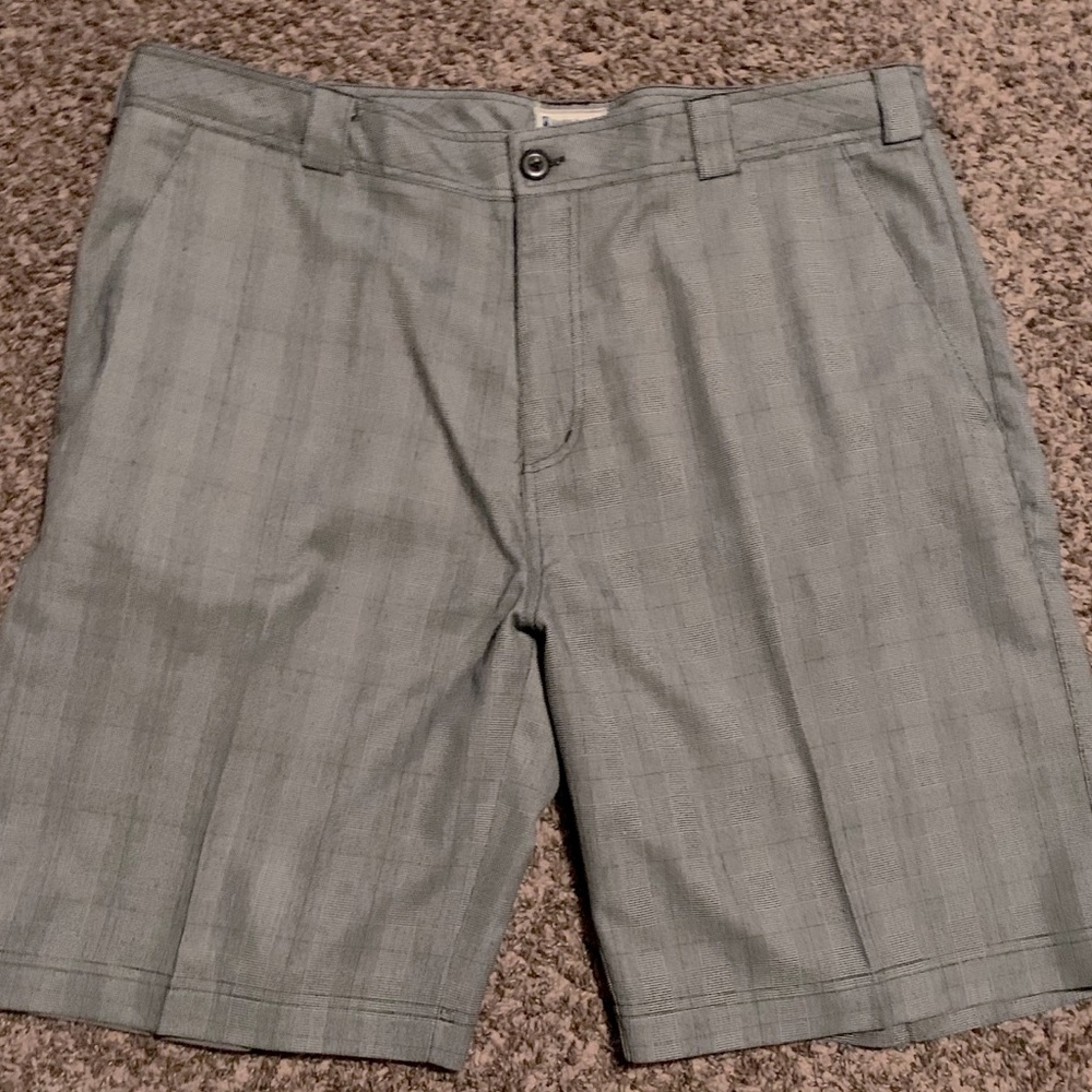 Alpine Design Casual Wear Gray Shorts